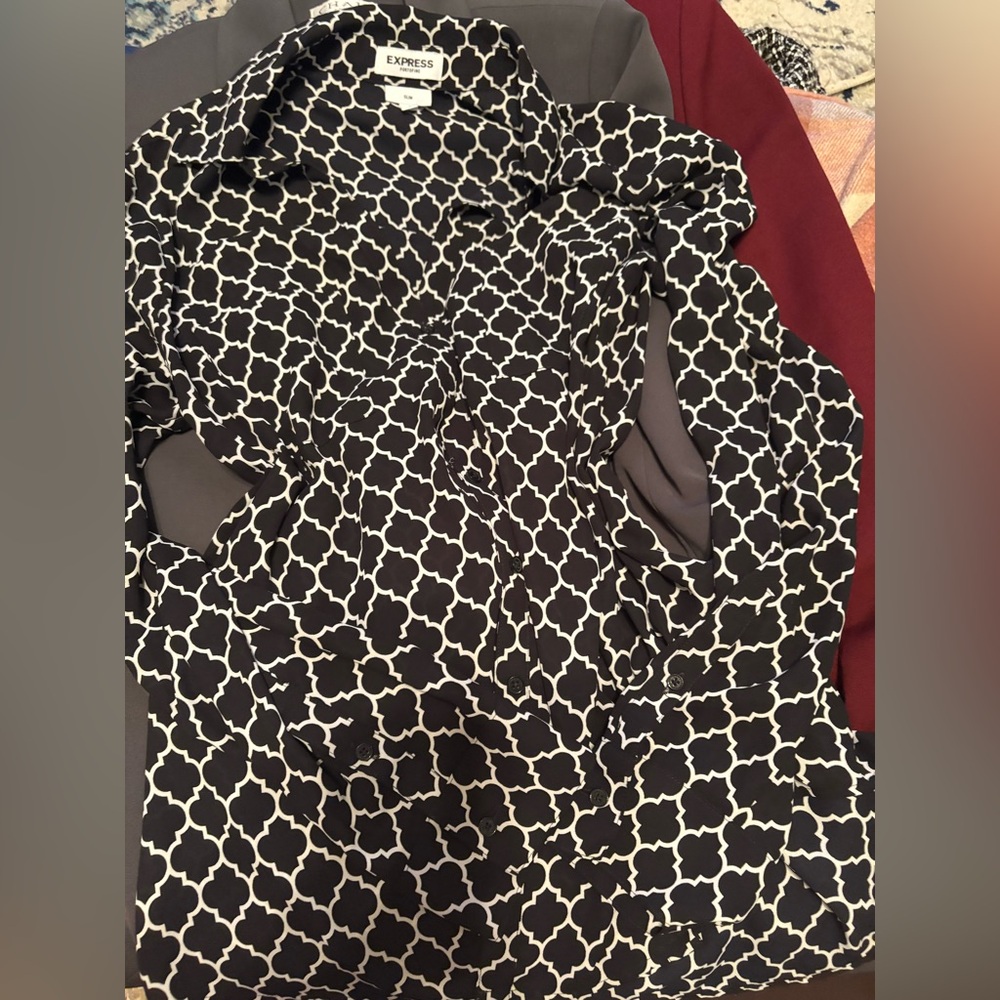 Express Monochrome Geometric Blouse